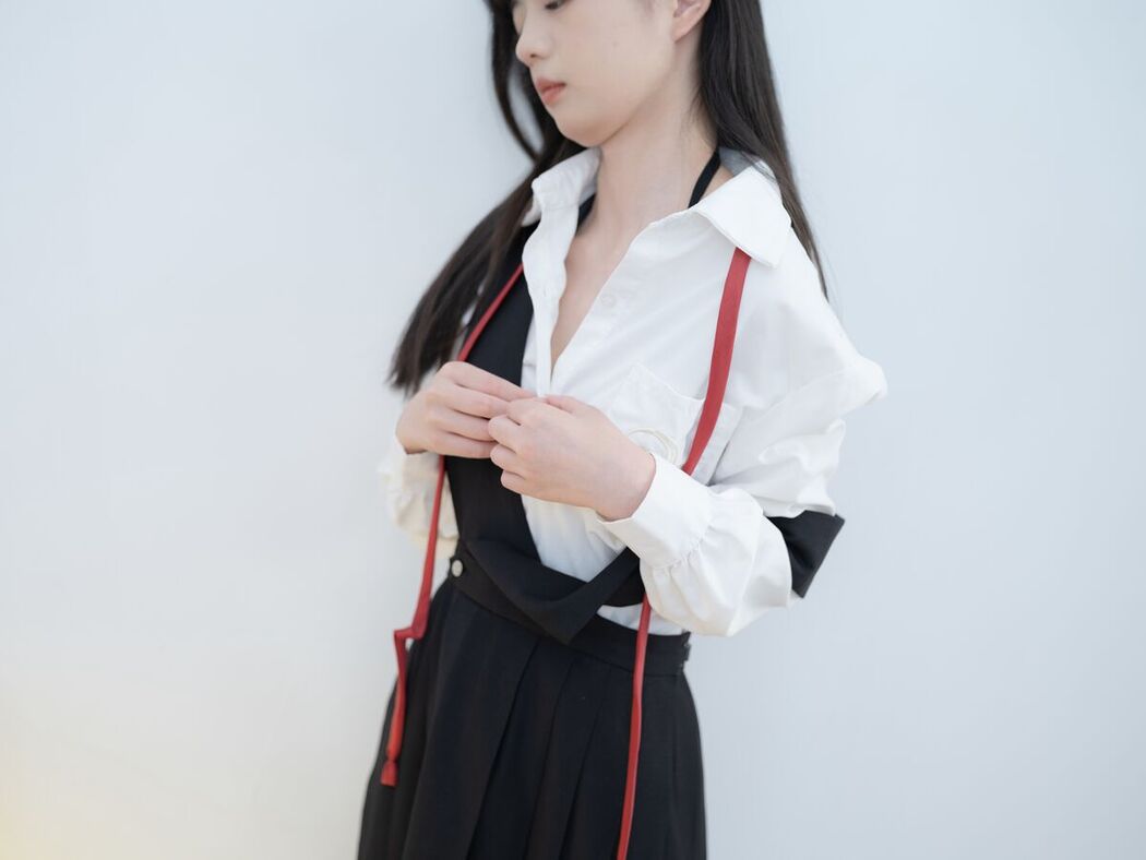 Coser@少女秩序 – 晞可 束缚衣白虎极品嫩妹 Part2