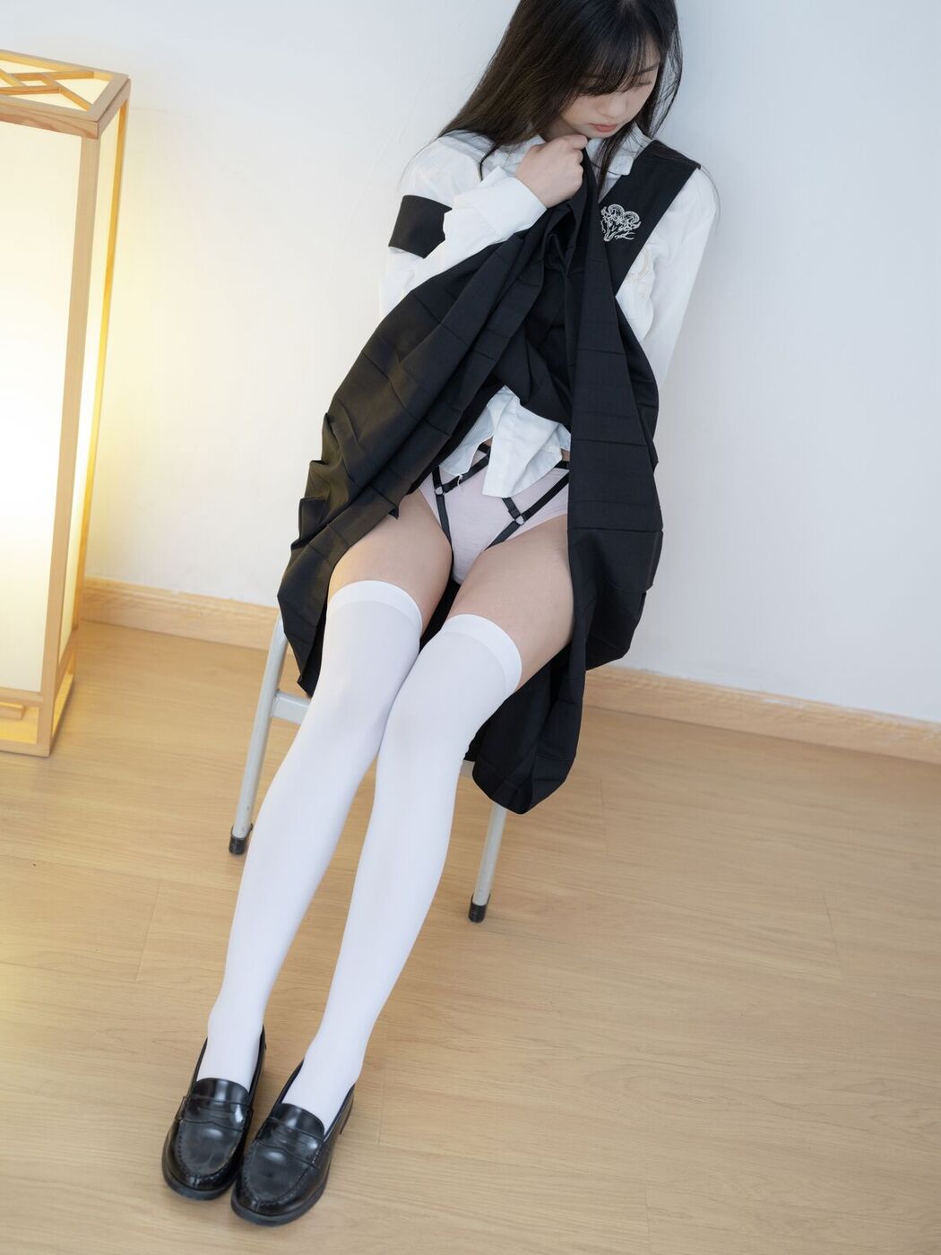 Coser@少女秩序 – 晞可 束缚衣白虎极品嫩妹 Part1
