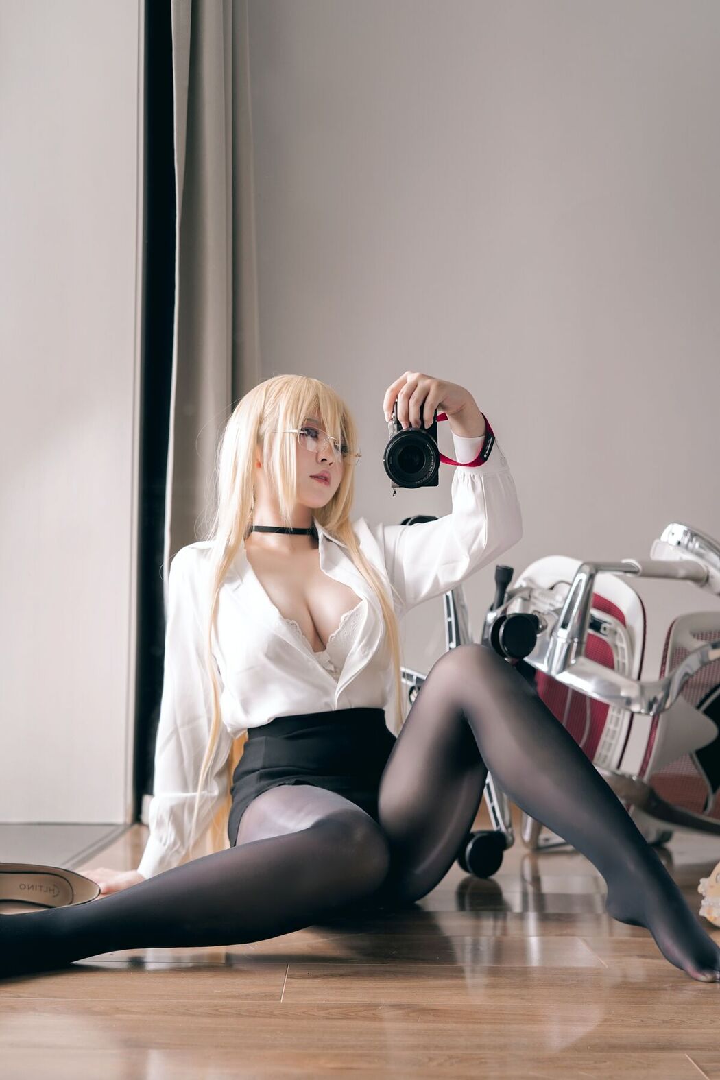 Coser@半半子 – 怨仇 办公室的意外