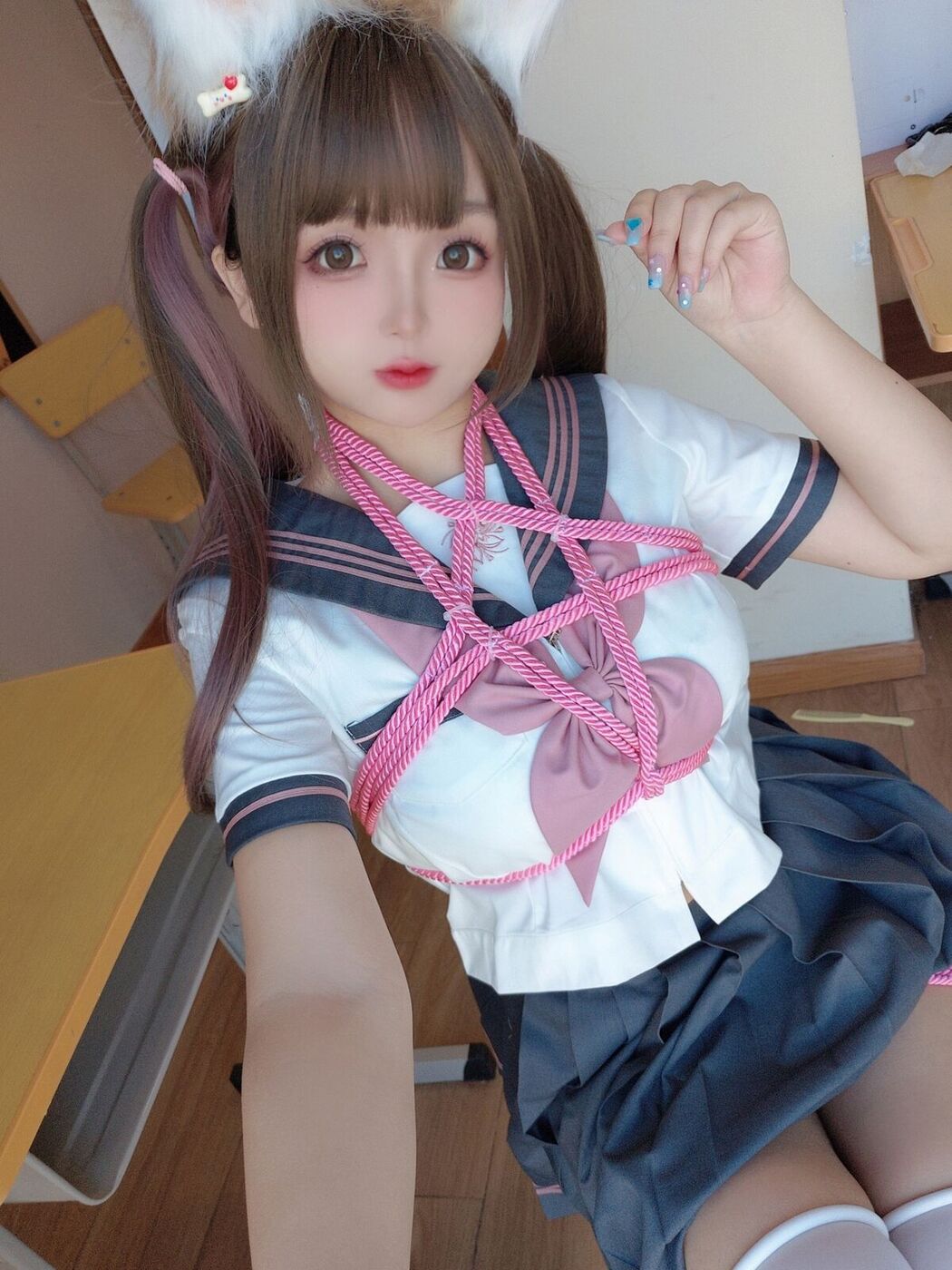 Coser@日奈娇 – 课桌捆绑 Part1