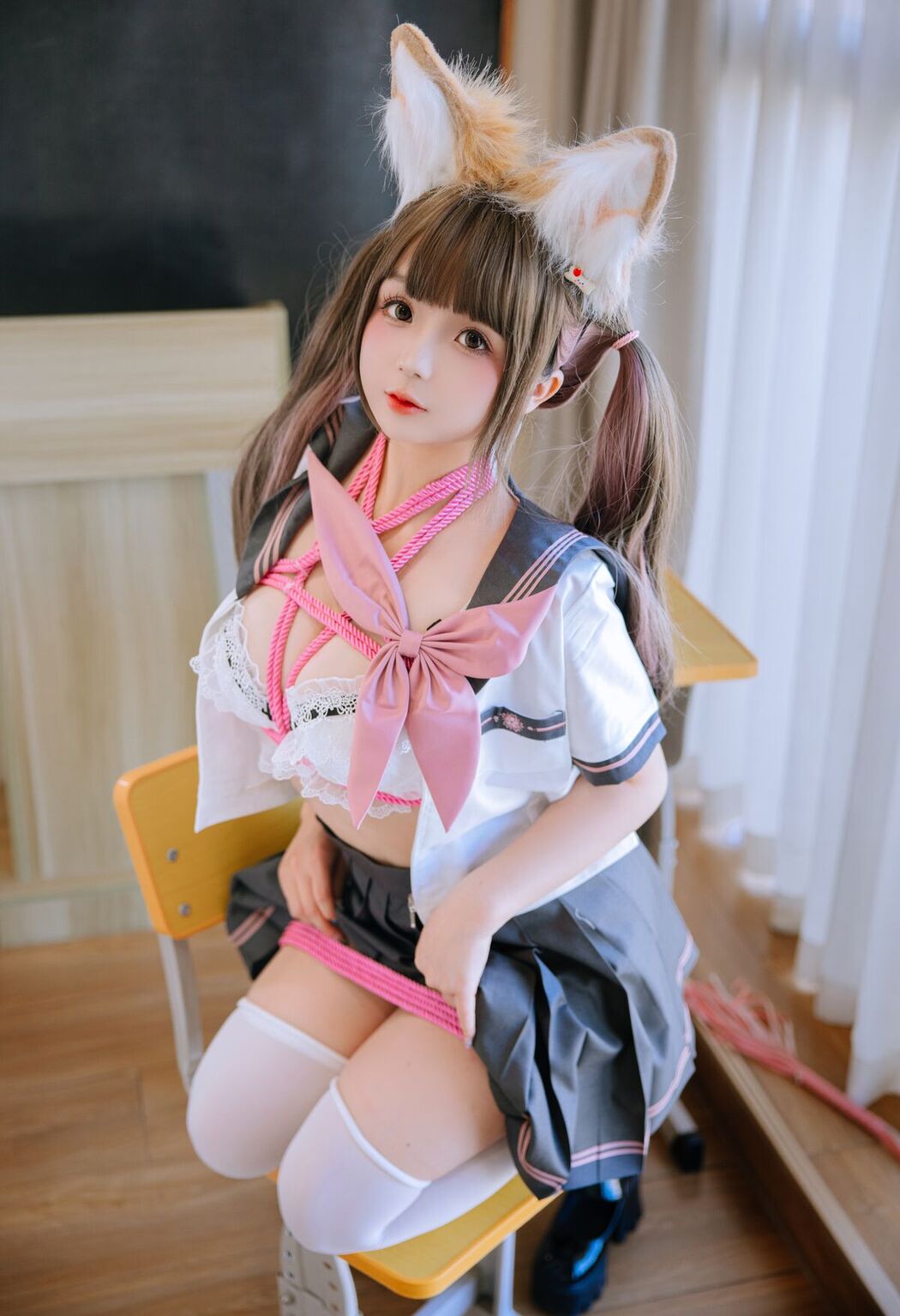 Coser@日奈娇 – 课桌捆绑 Part2