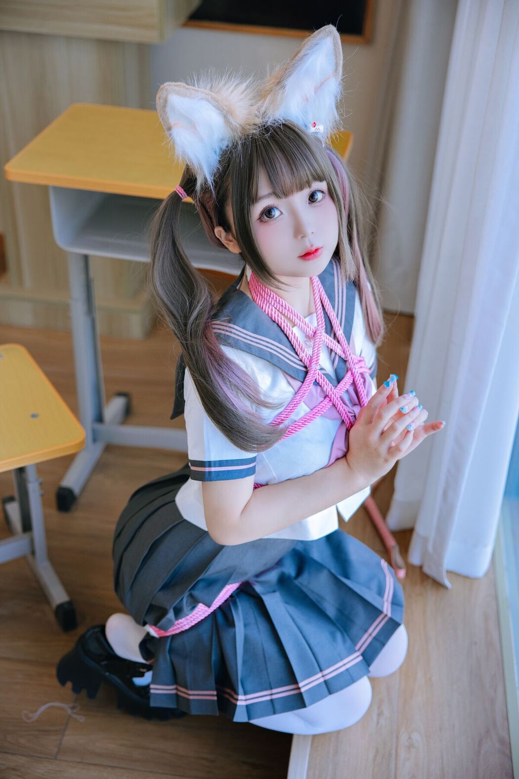 Coser@日奈娇 – 课桌捆绑 Part2