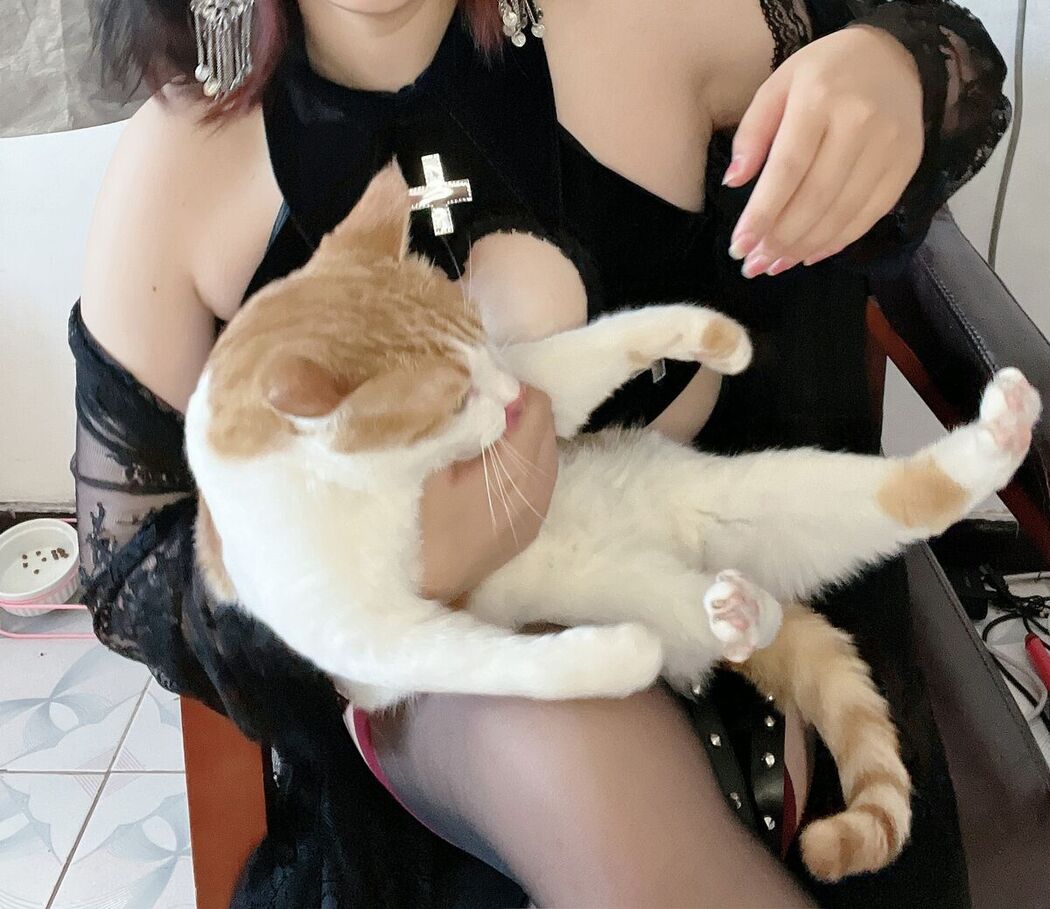 Coser@阿半今天很开心 – 猫猫修女