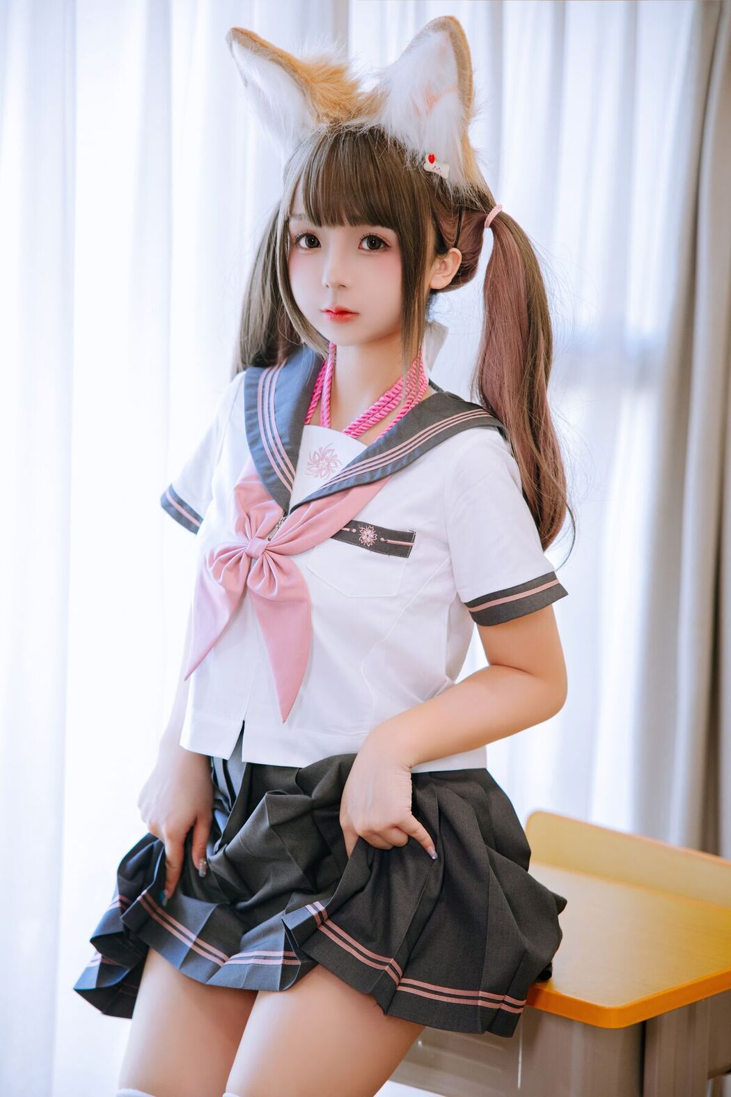 Coser@日奈娇 – 课桌捆绑 Part2