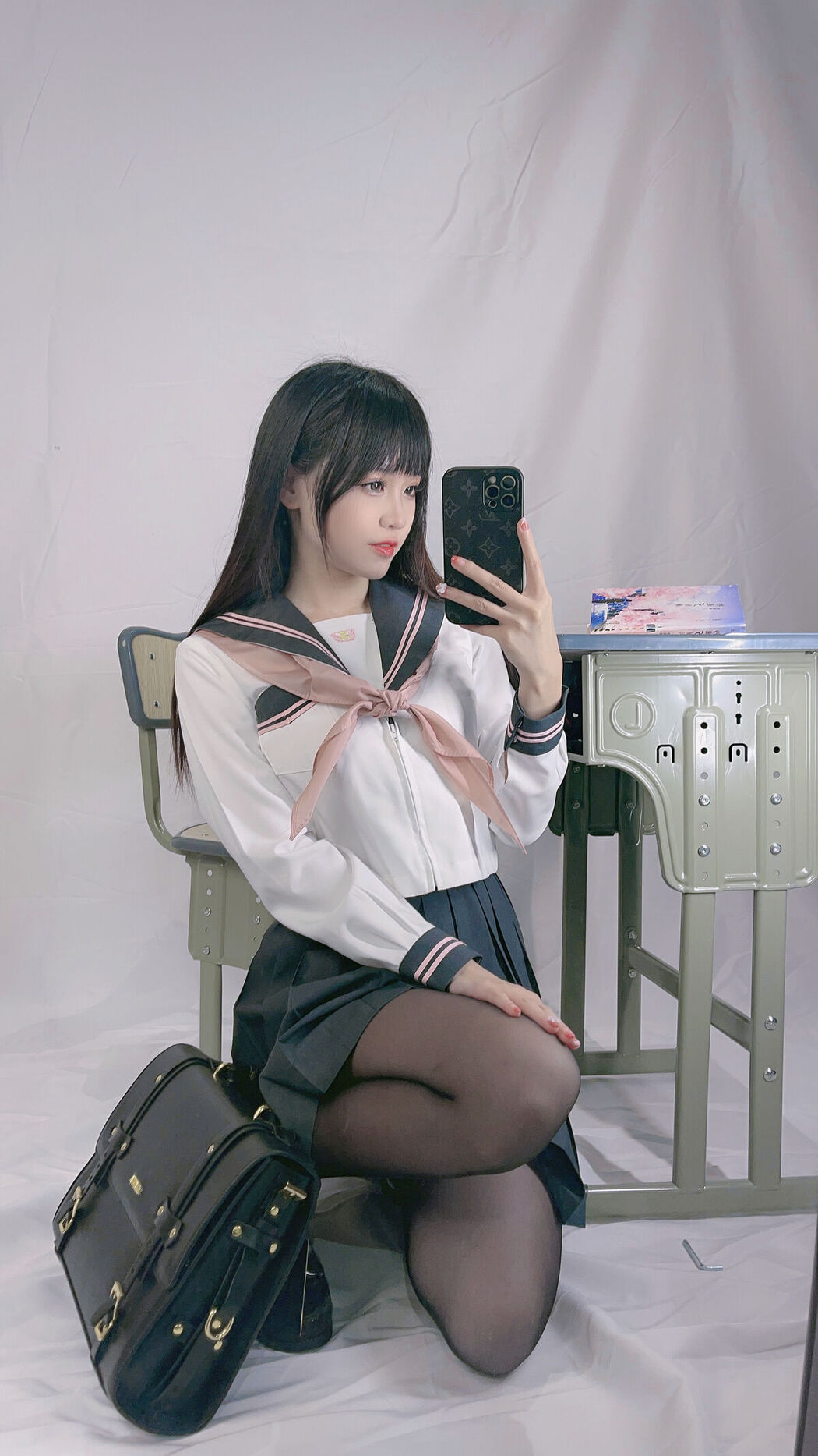 Coser@miko酱ww – mikoの黑丝02 Part1
