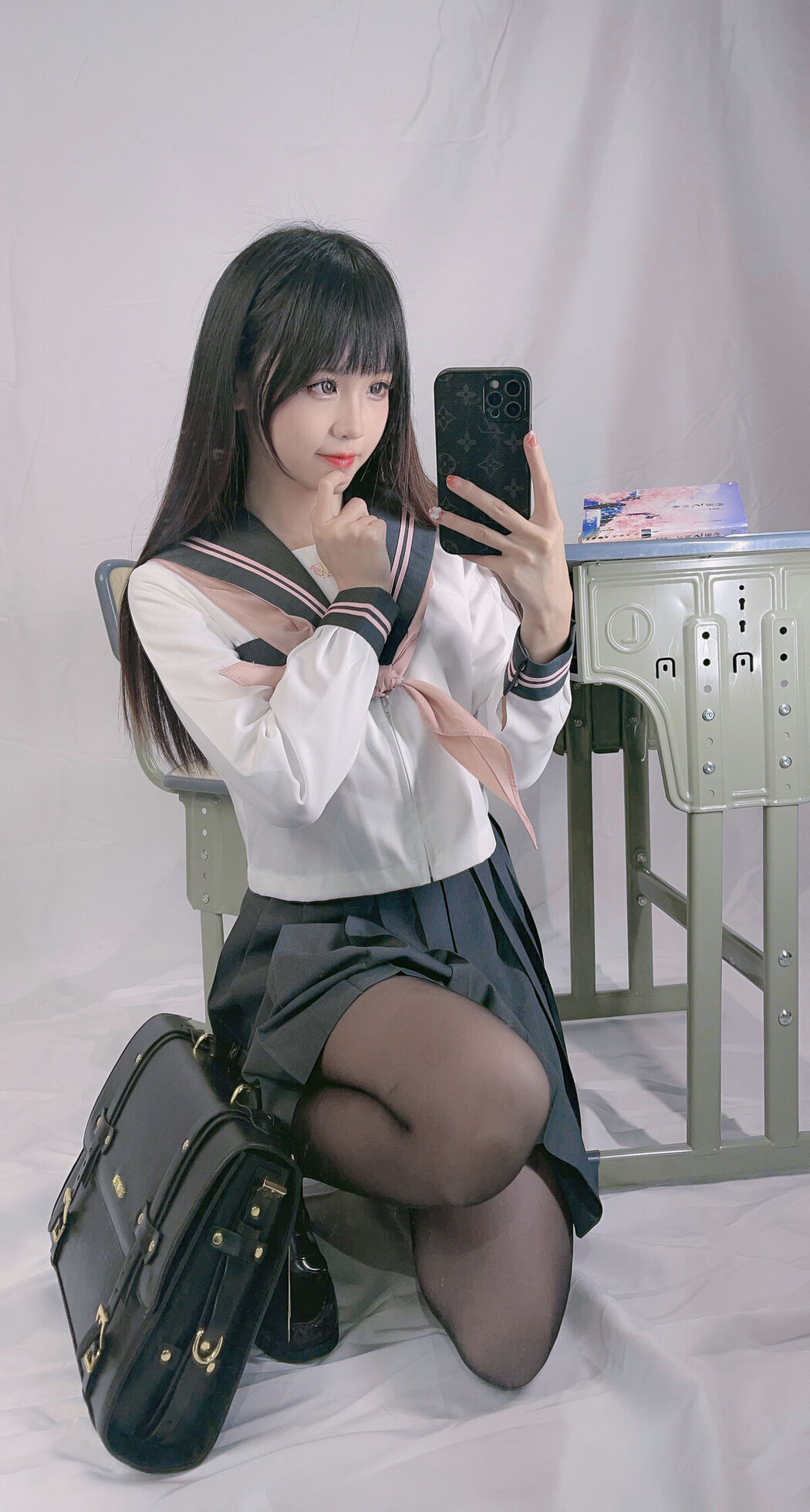 Coser@miko酱ww – mikoの黑丝02 Part1