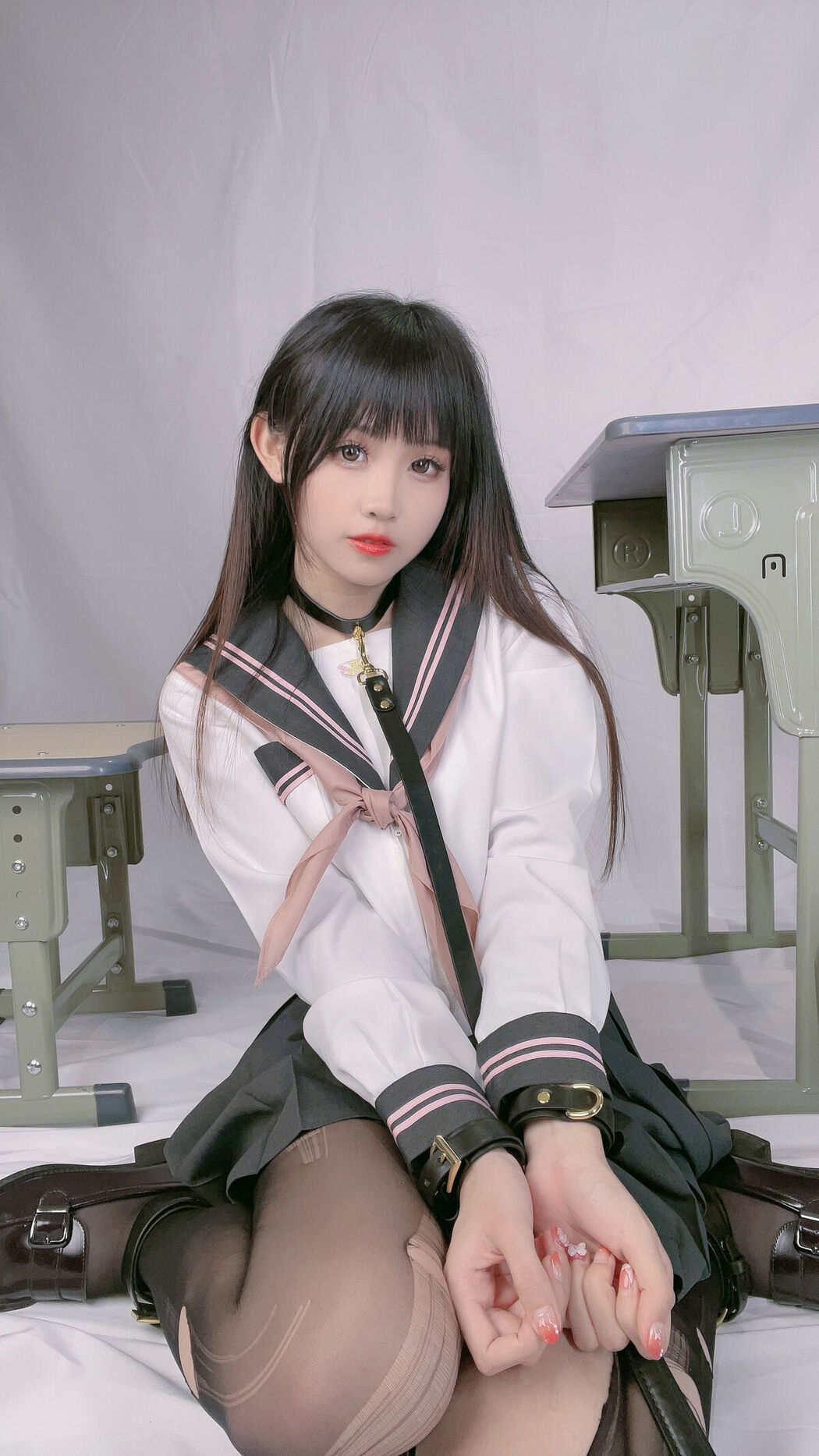 Coser@miko酱ww – mikoの黑丝02 Part1