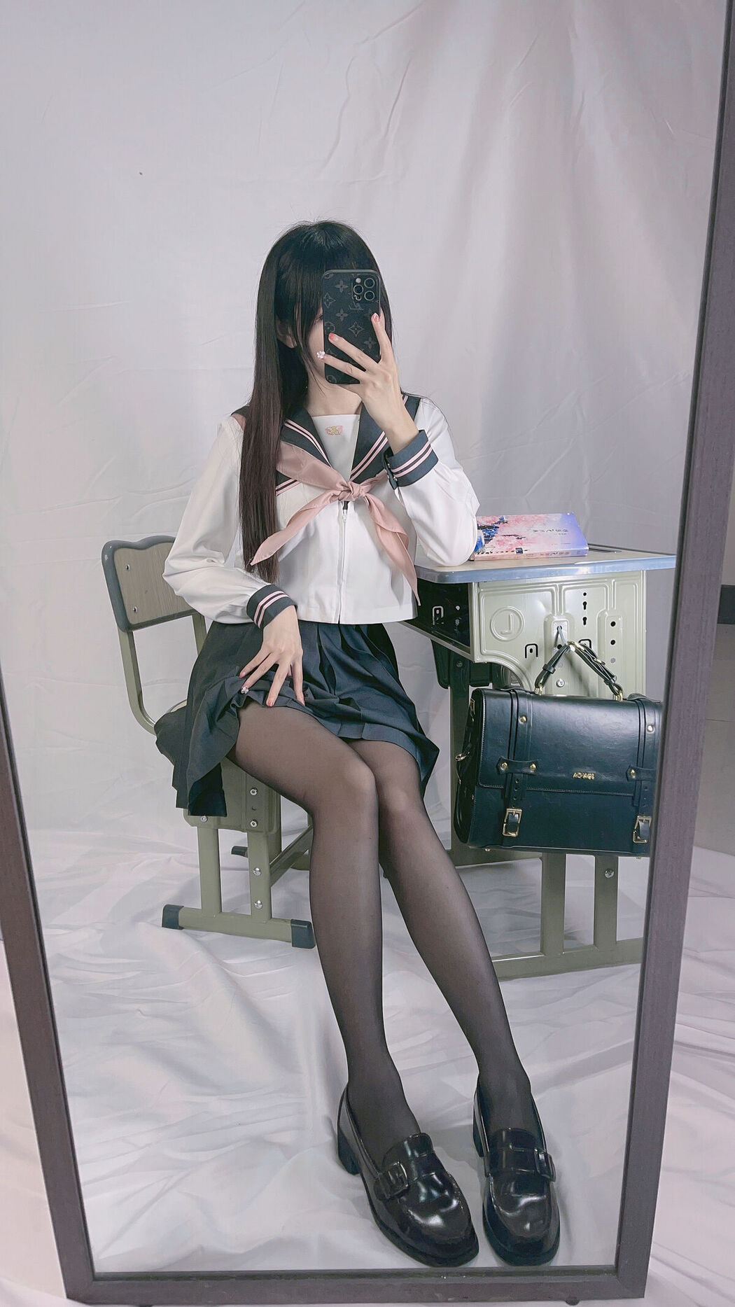 Coser@miko酱ww – mikoの黑丝02 Part1