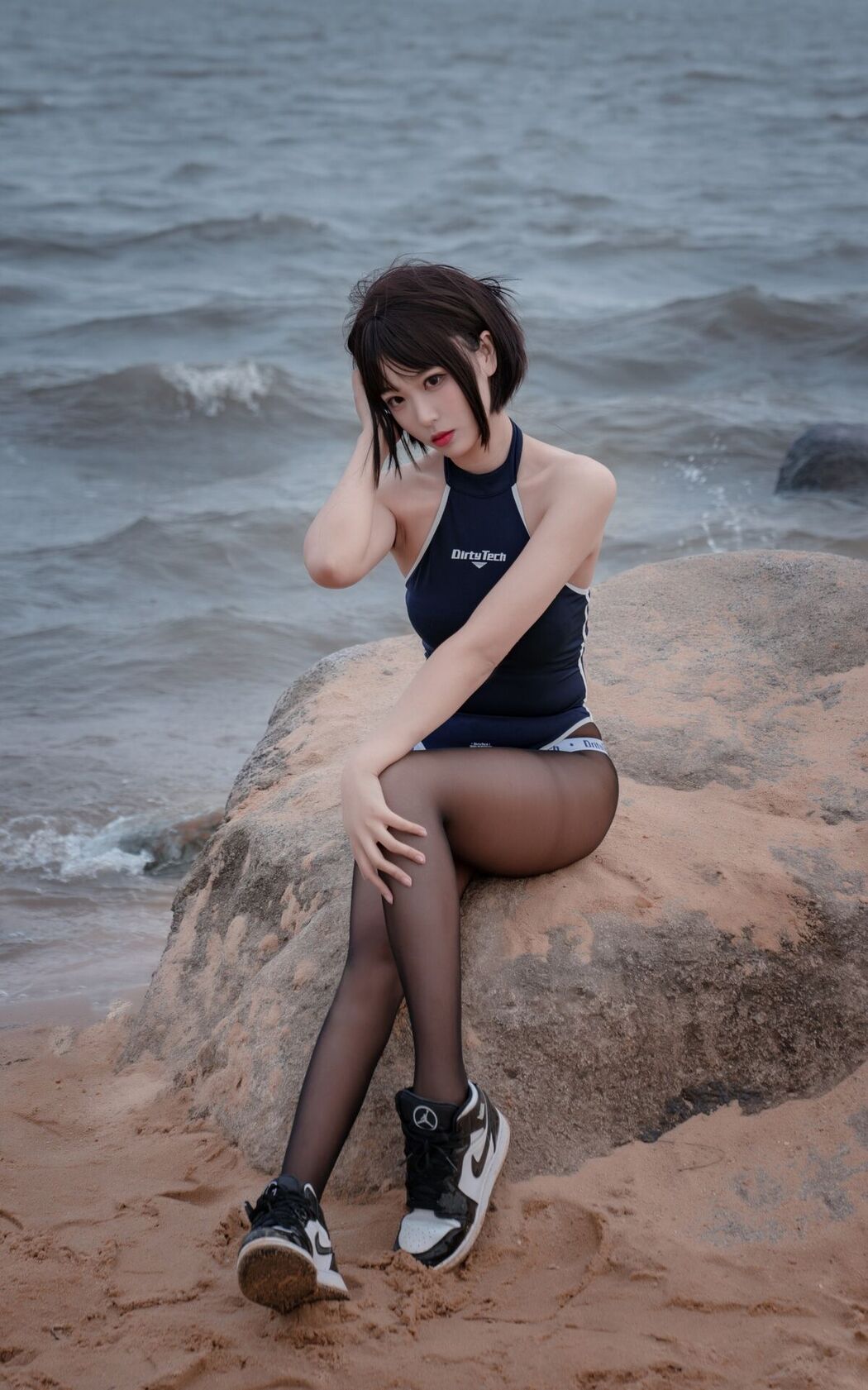 Coser@轩萧学姐 – 沙滩竞泳