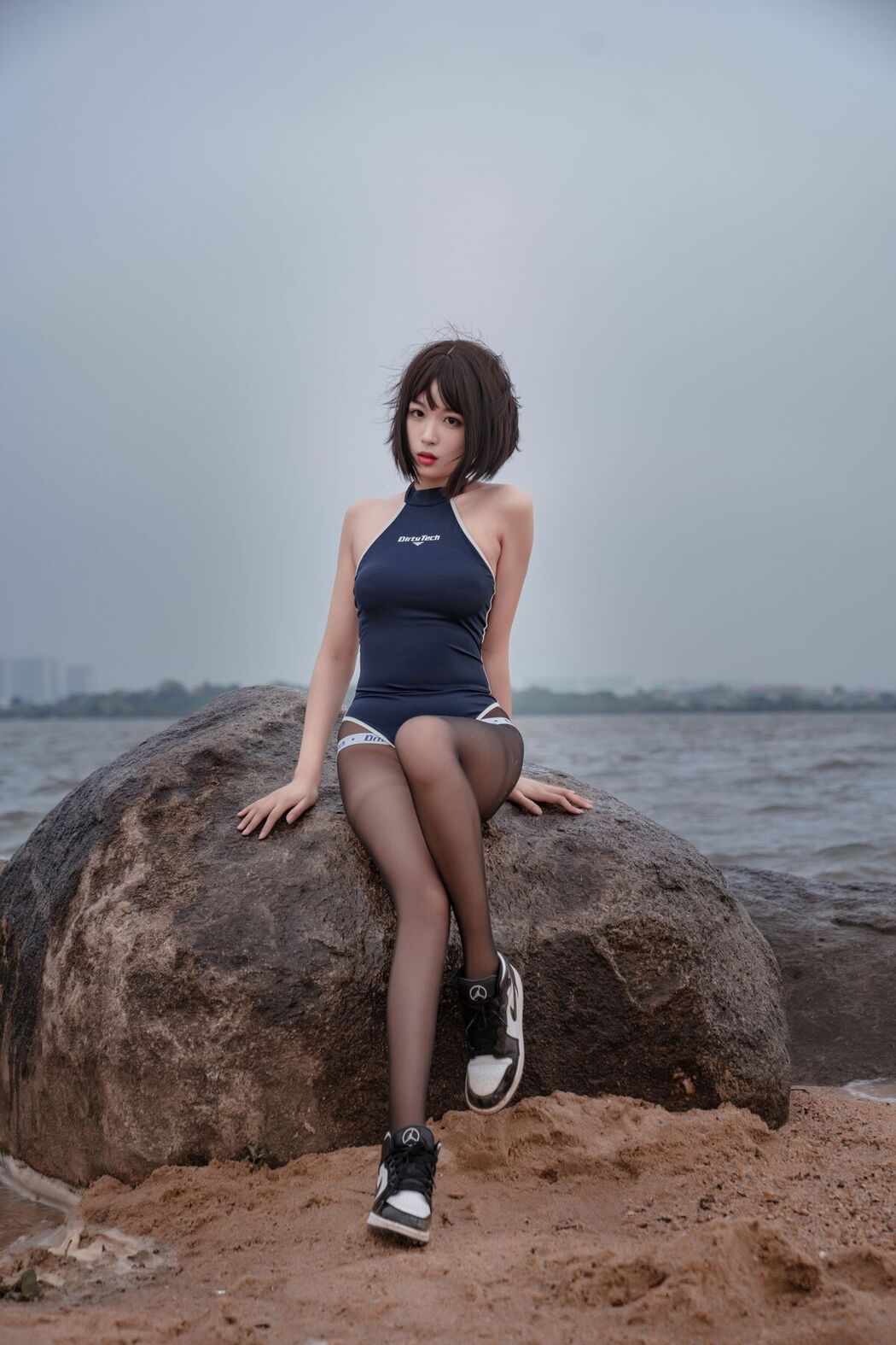 Coser@轩萧学姐 – 沙滩竞泳