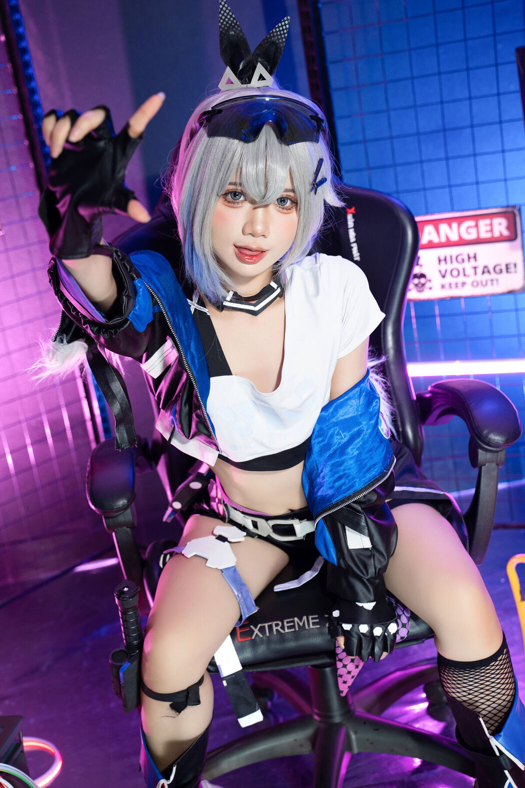 Coser@Poppachan &#8211; Silver Wolf Part1