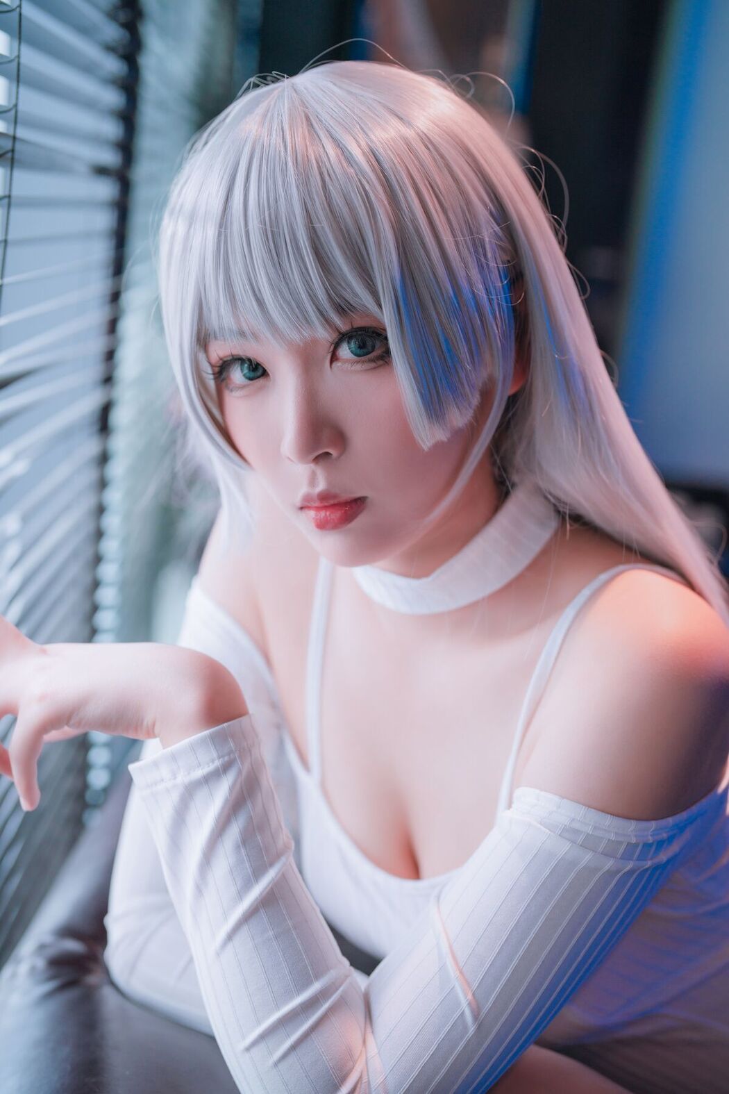 Coser@轩萧学姐 – 高开叉运动鞋 茑