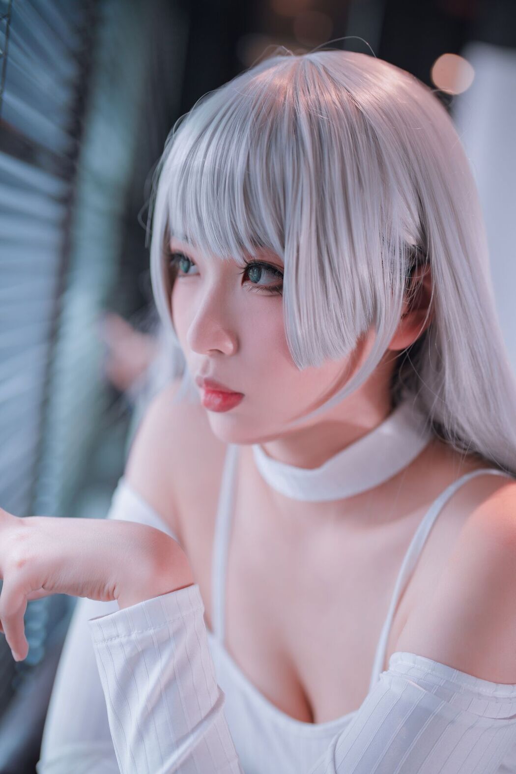 Coser@轩萧学姐 – 高开叉运动鞋 茑