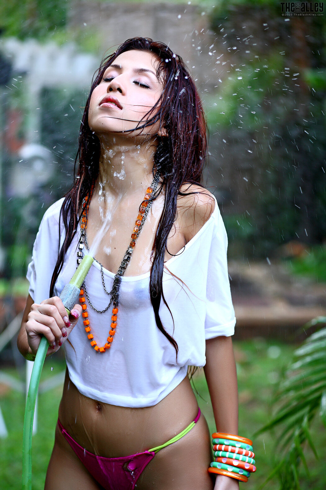 Lydia The Black Alley Photobook Set.04