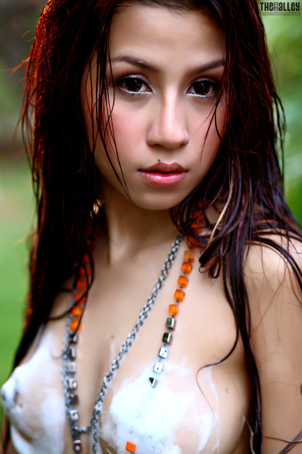 Lydia The Black Alley Photobook Set.04