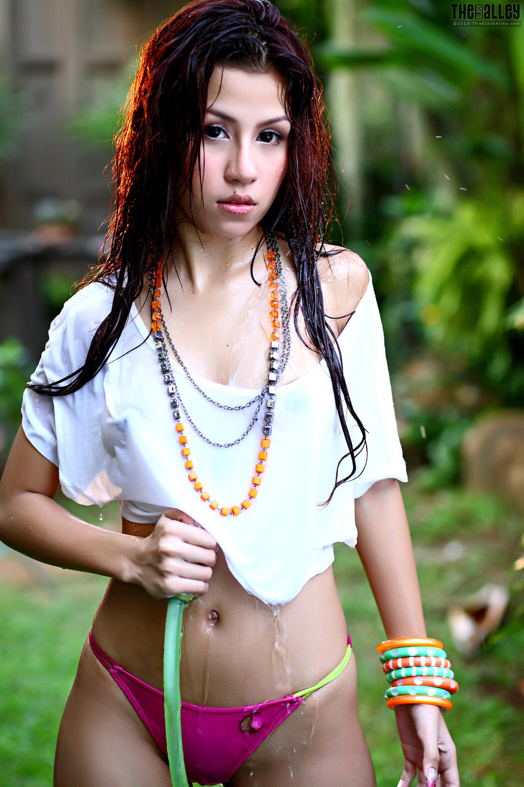 Lydia The Black Alley Photobook Set.04