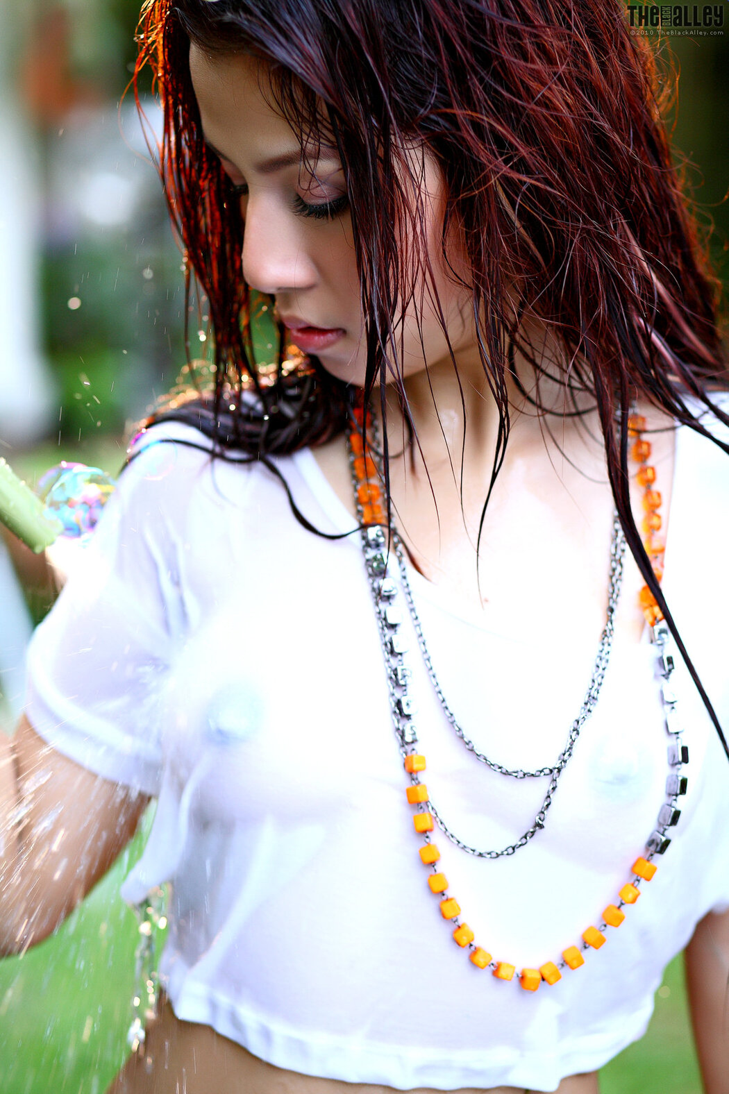 Lydia The Black Alley Photobook Set.04