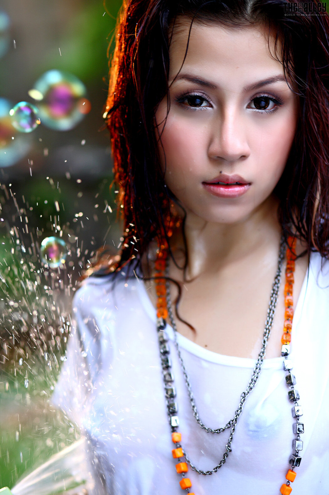 Lydia The Black Alley Photobook Set.04