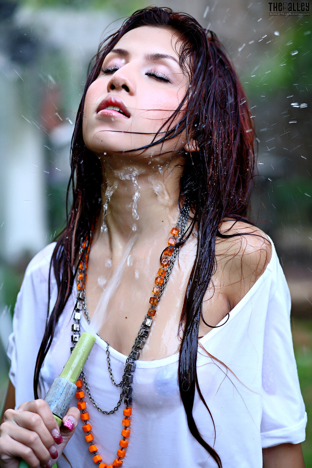 Lydia The Black Alley Photobook Set.04