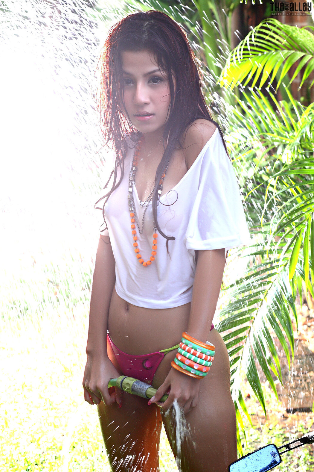 Lydia The Black Alley Photobook Set.04