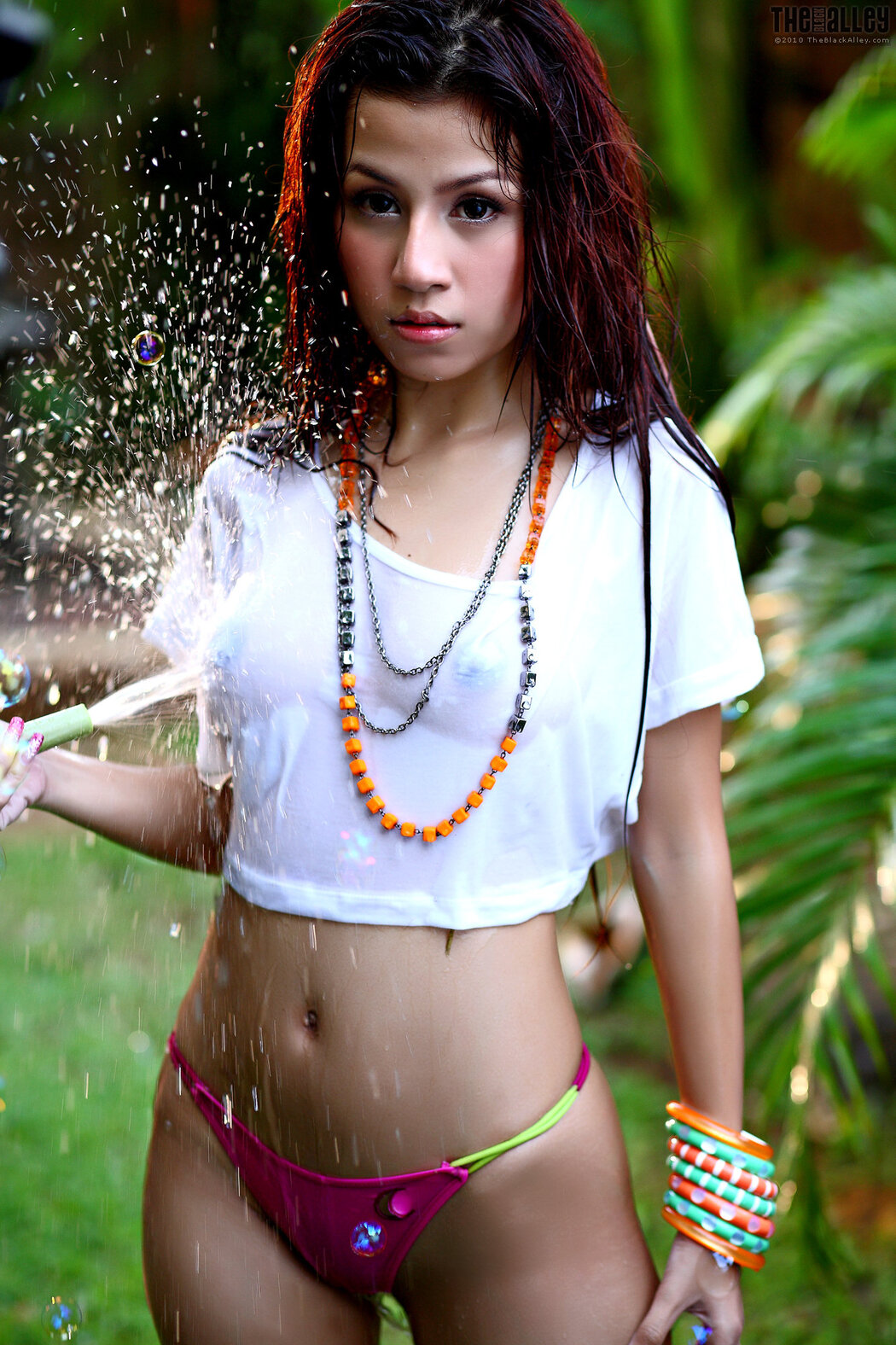 Lydia The Black Alley Photobook Set.04