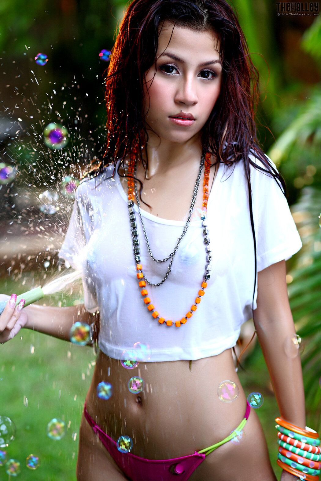 Lydia The Black Alley Photobook Set.04