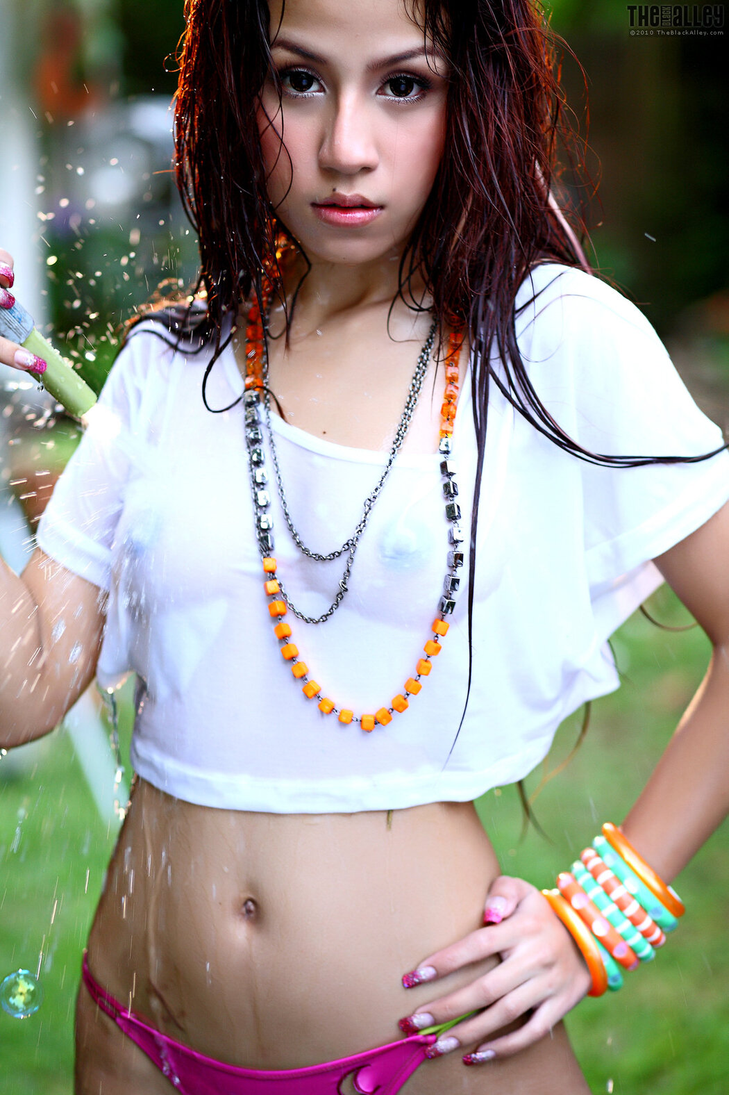 Lydia The Black Alley Photobook Set.04