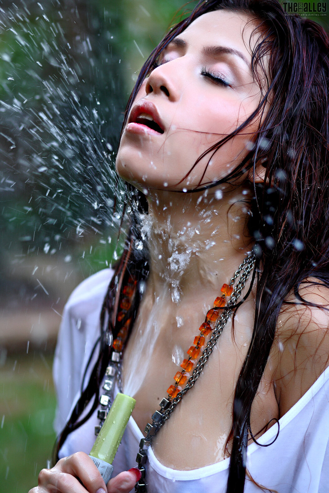 Lydia The Black Alley Photobook Set.04