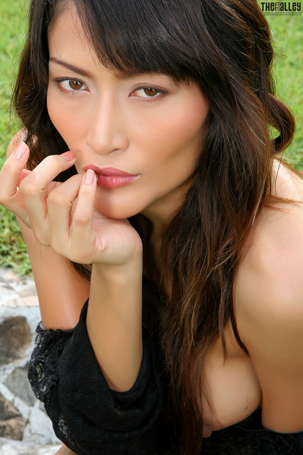 Kaila Wang The Black Alley Photobook Set.05