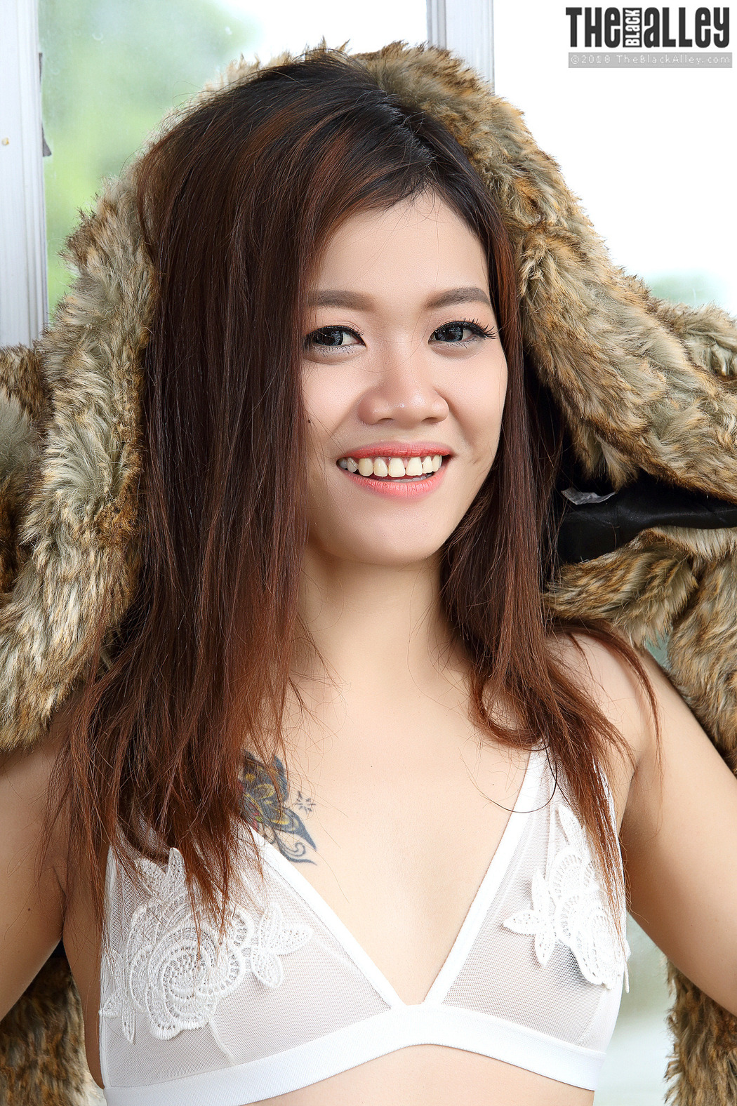 Sainam The Black Alley Photobook Set.04