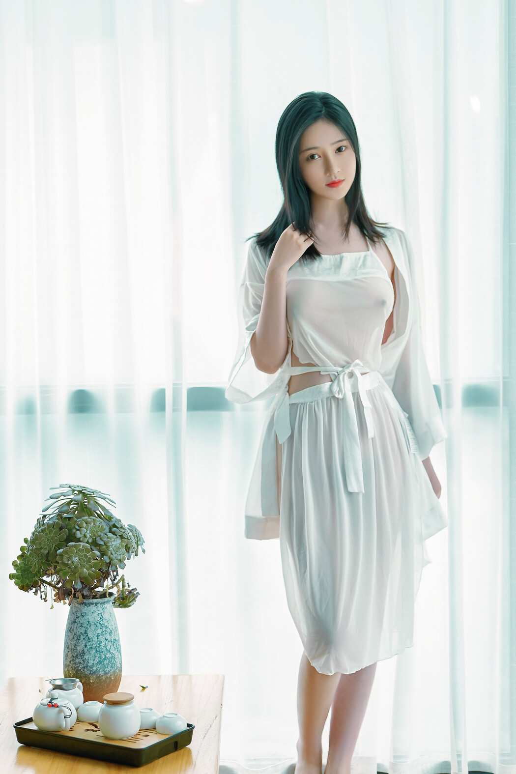 年年Nnian, 写真集 Meme Tea Cover Photo