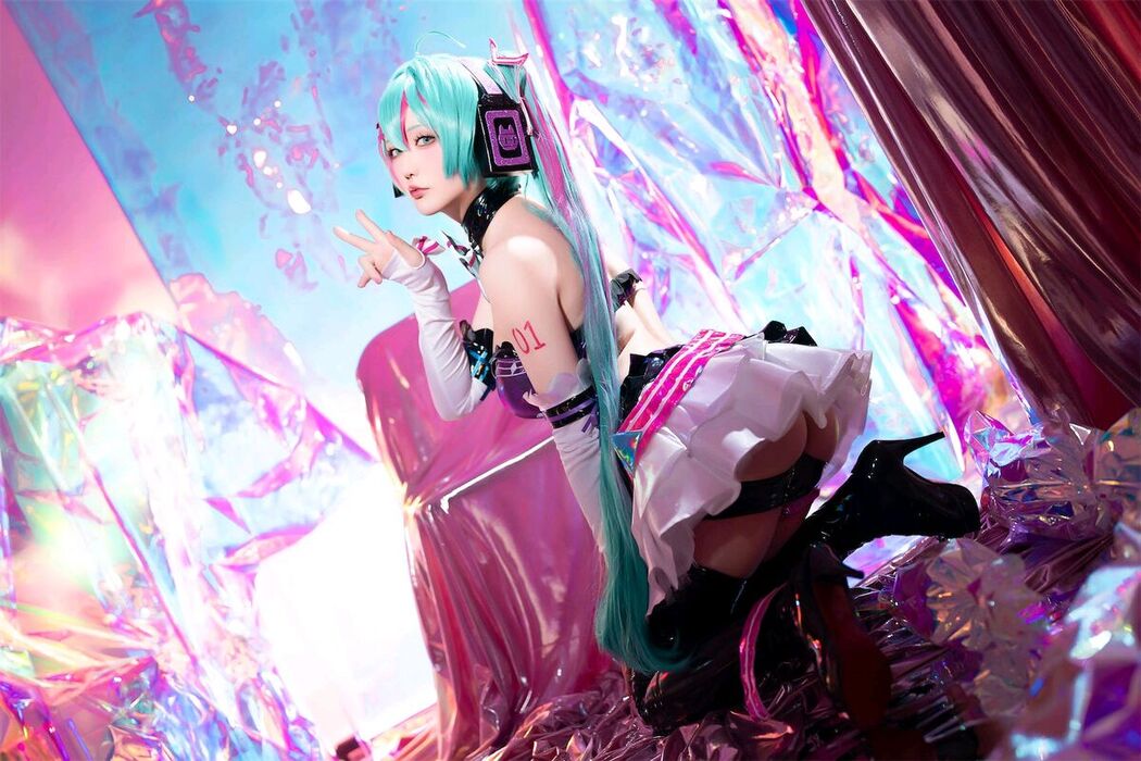 Coser@星之迟迟 – Miku初音未来 喵斯快跑