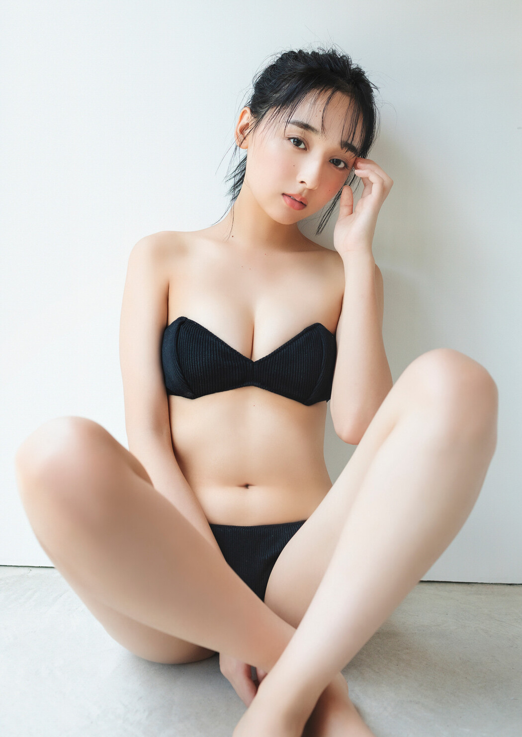 Non Nagisa 渚のん, Young Jump 2025 No.12 (ヤングジャンプ 2025年12号)