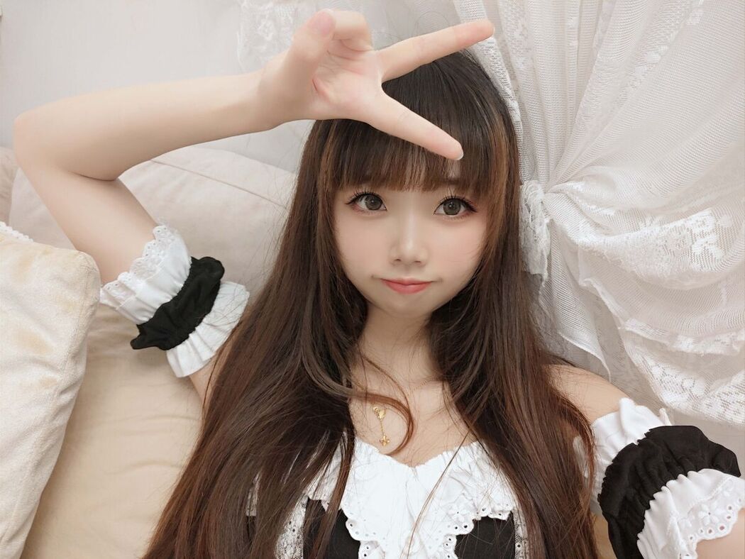 Coser@雪琪SAMA &#8211; 对镜女仆