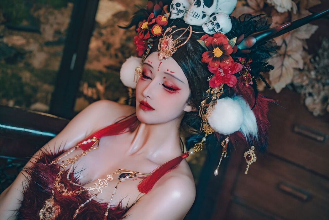 Coser@鹿八岁 &#8211; 闯进我家的凶凶年兽 Part1