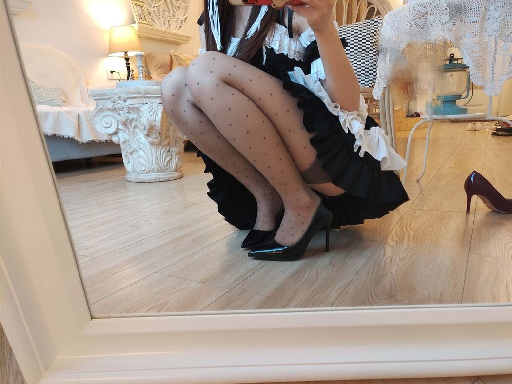 Coser@雪琪SAMA – 对镜女仆