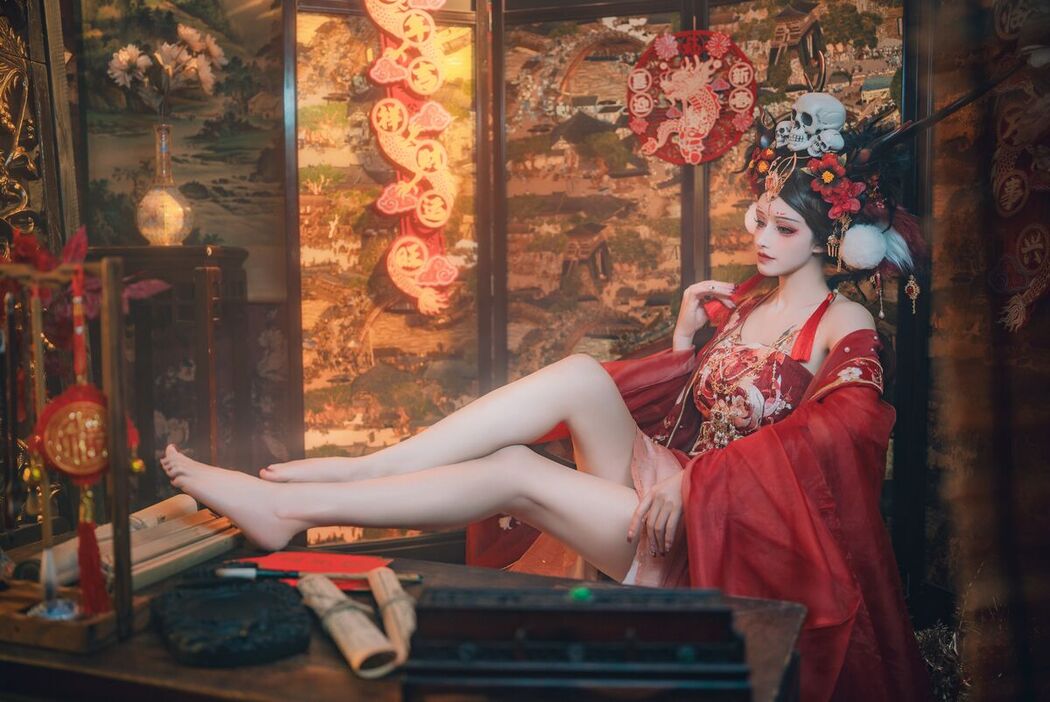 Coser@鹿八岁 &#8211; 闯进我家的凶凶年兽 Part1