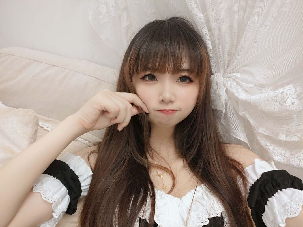Coser@雪琪SAMA &#8211; 对镜女仆