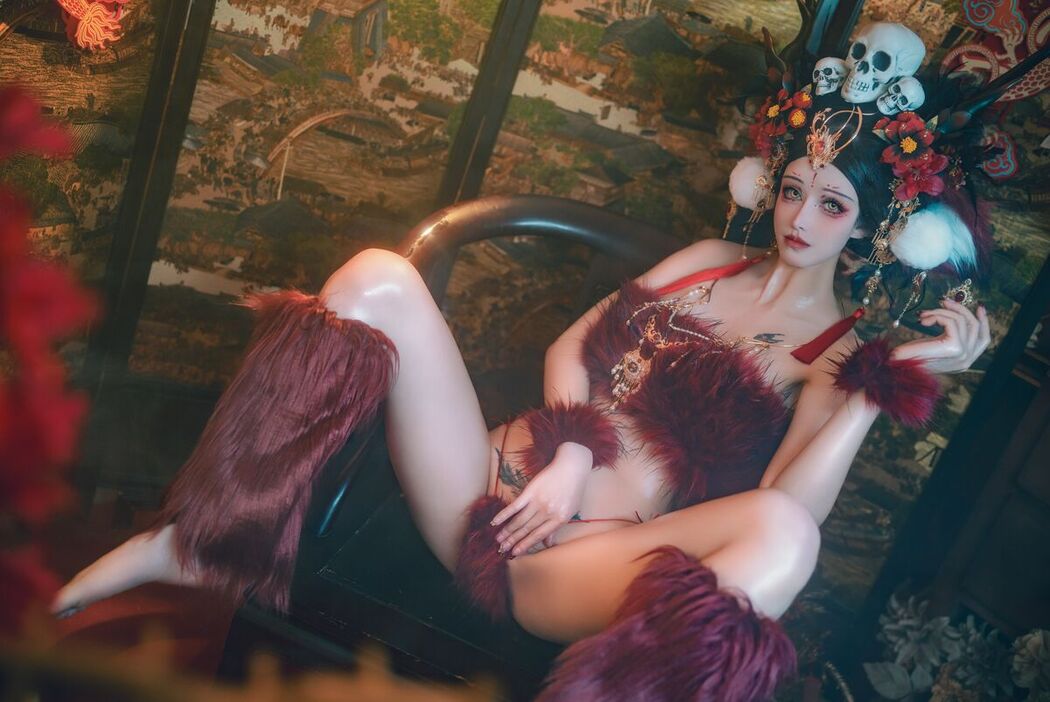 Coser@鹿八岁 &#8211; 闯进我家的凶凶年兽 Part1
