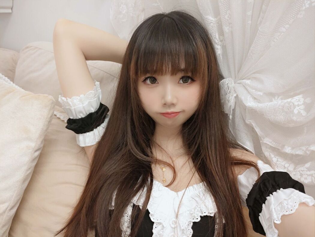 Coser@雪琪SAMA &#8211; 对镜女仆