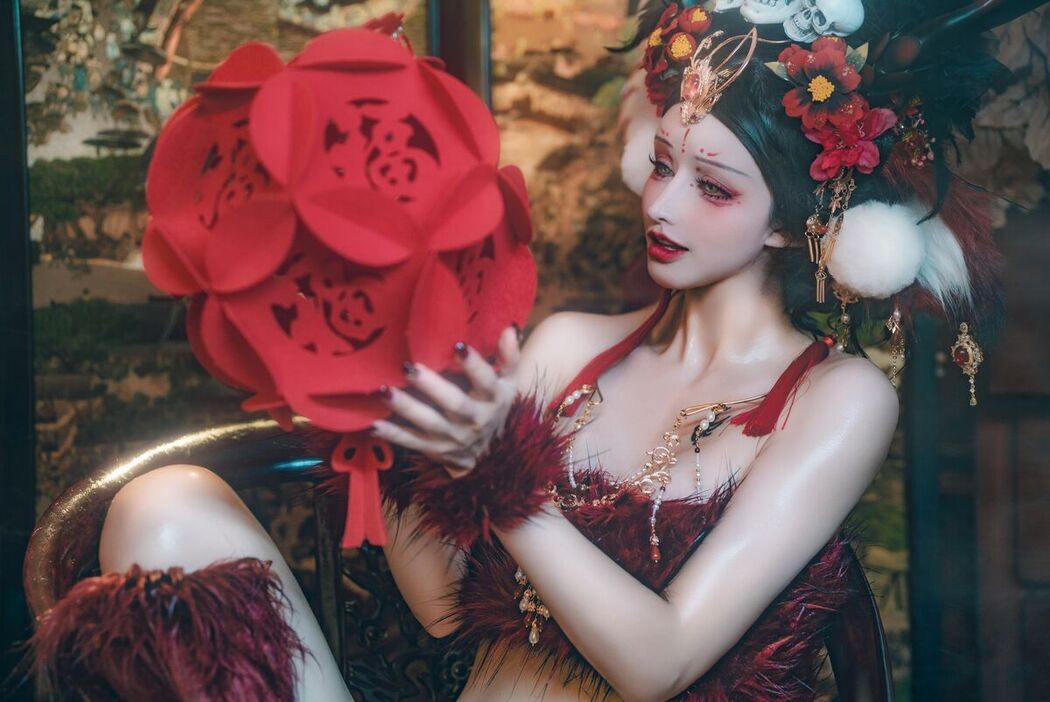 Coser@鹿八岁 &#8211; 闯进我家的凶凶年兽 Part1