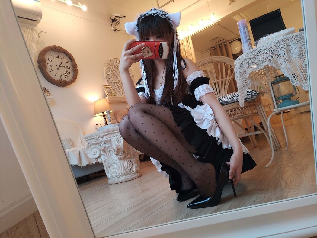 Coser@雪琪SAMA – 对镜女仆