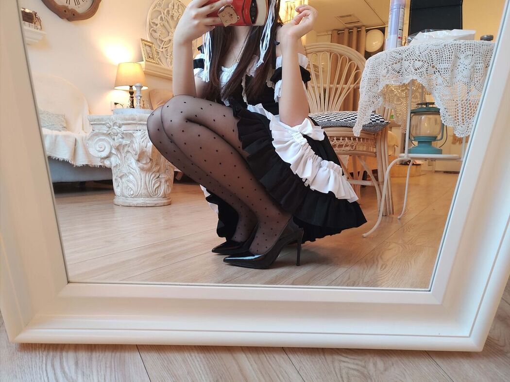 Coser@雪琪SAMA – 对镜女仆
