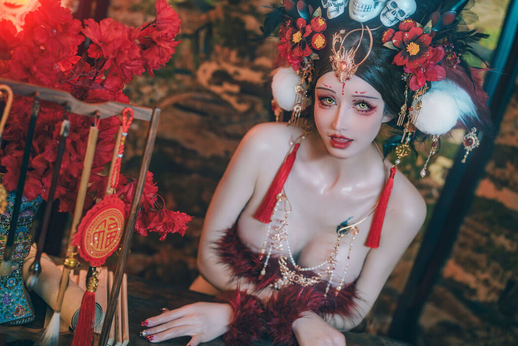 Coser@鹿八岁 &#8211; 闯进我家的凶凶年兽 Part1