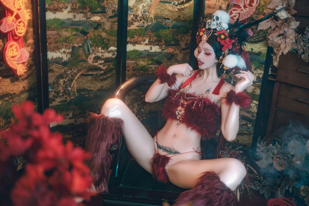 Coser@鹿八岁 – 闯进我家的凶凶年兽 Part1