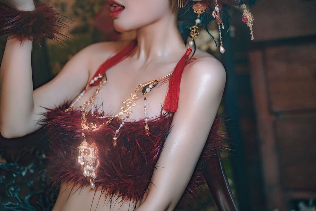 Coser@鹿八岁 &#8211; 闯进我家的凶凶年兽 Part1