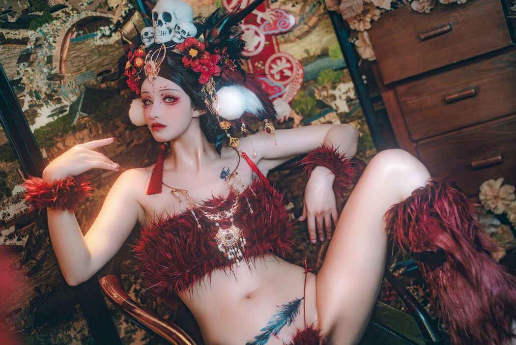 Coser@鹿八岁 &#8211; 闯进我家的凶凶年兽 Part1