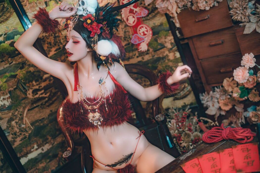 Coser@鹿八岁 &#8211; 闯进我家的凶凶年兽 Part1