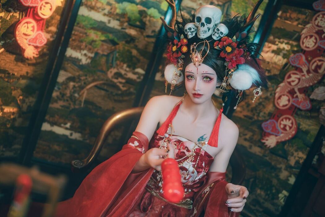 Coser@鹿八岁 &#8211; 闯进我家的凶凶年兽 Part1