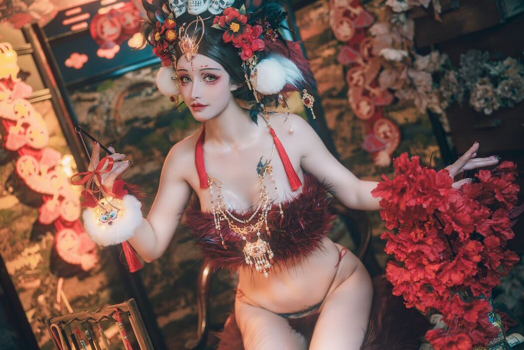 Coser@鹿八岁 &#8211; 闯进我家的凶凶年兽 Part1